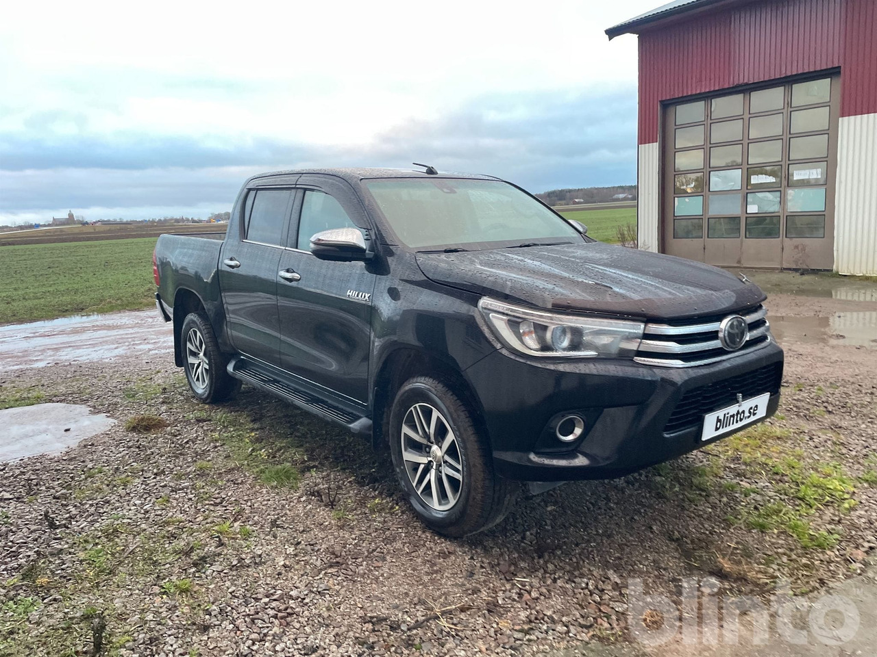 TOYOTA - Véhicule utilitaire: photos 3 TOYOTA - Véhicule utilitaire: photos 3