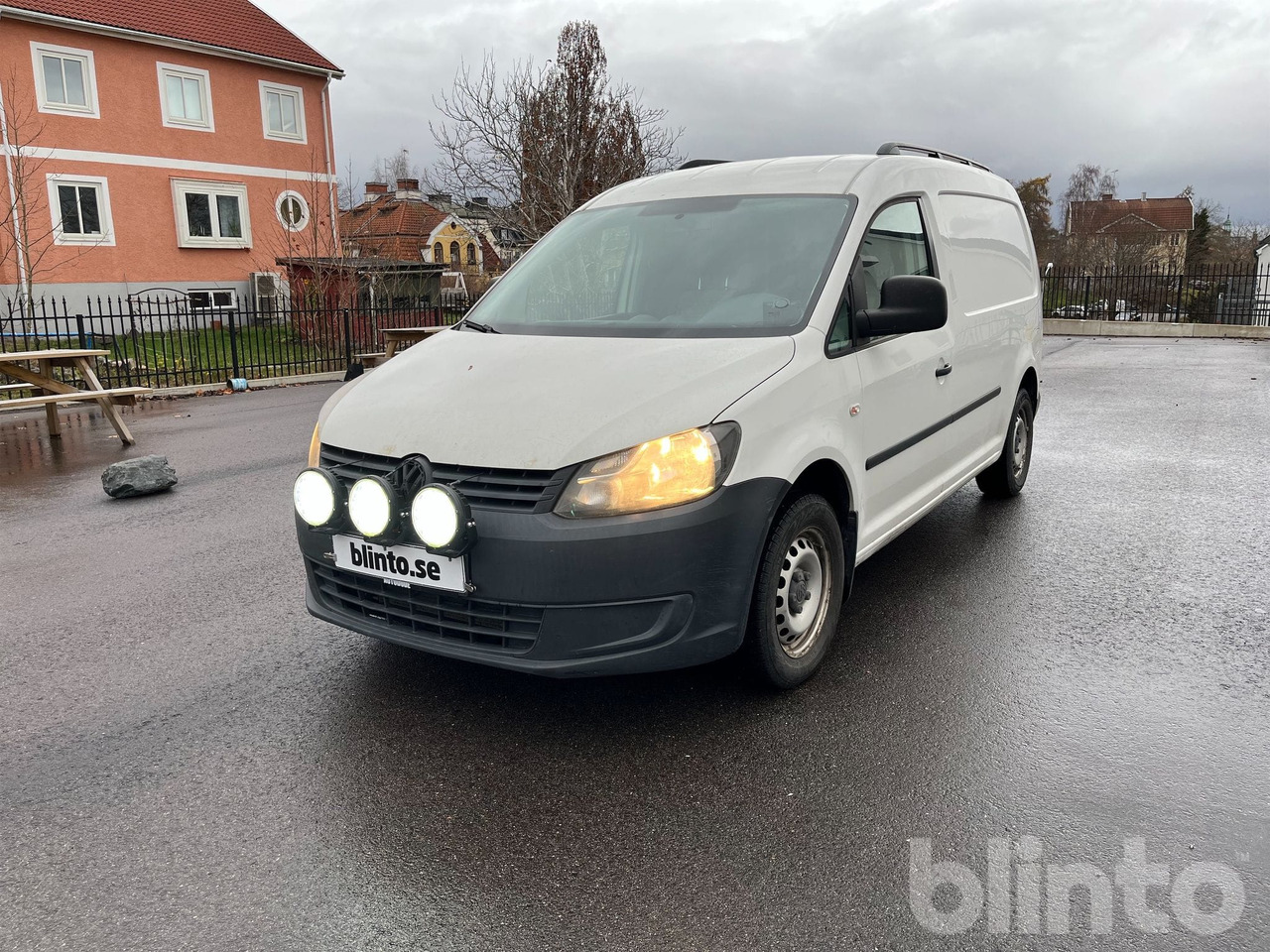 VOLKSWAGEN, VW 2KN - Véhicule utilitaire: photos 1 VOLKSWAGEN, VW 2KN - Véhicule utilitaire: photos 1