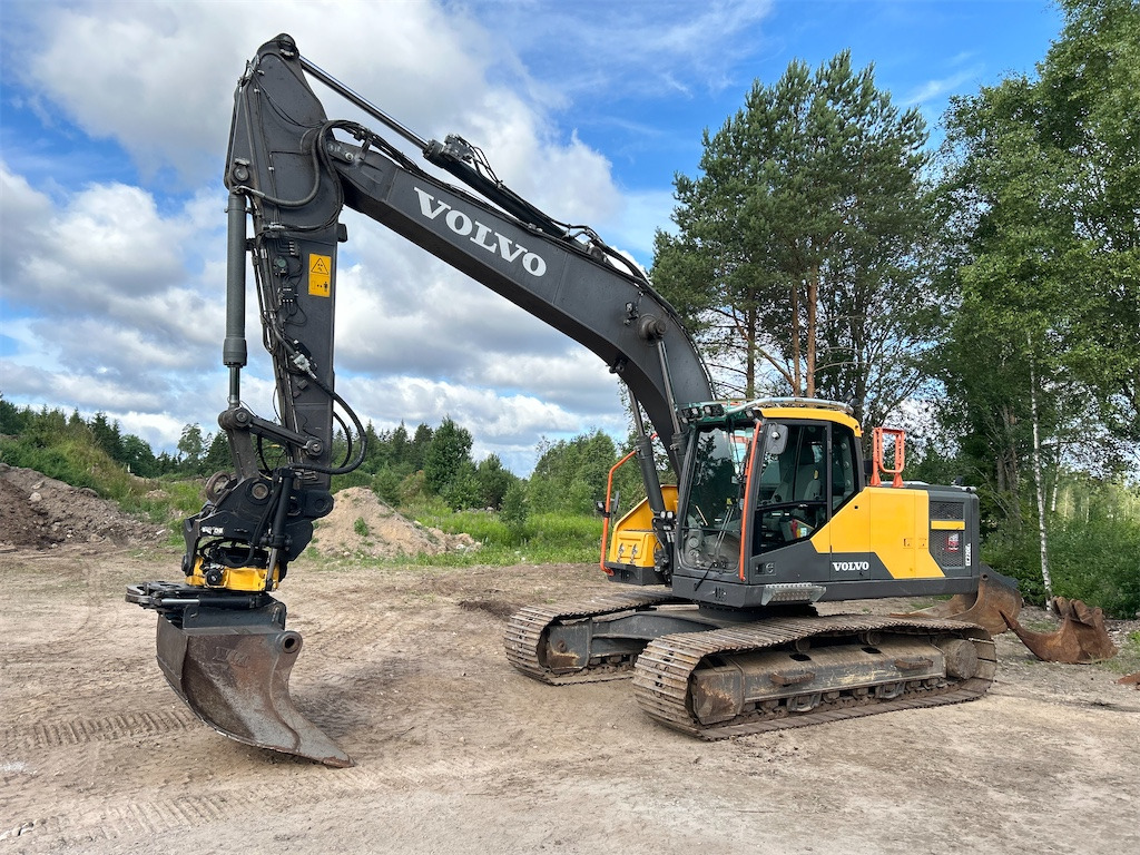 Volvo EC220 EL - Pelle sur chenille: photos 1 Volvo EC220 EL - Pelle sur chenille: photos 1
