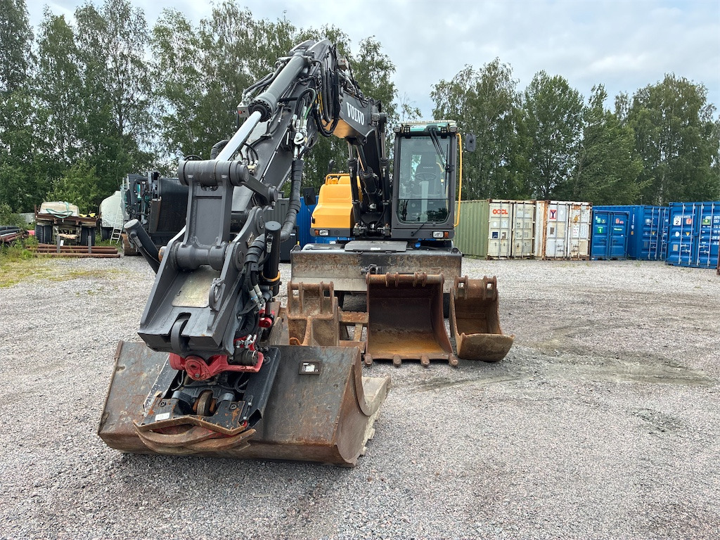 Volvo EW140D - Pelle sur pneus: photos 2 Volvo EW140D - Pelle sur pneus: photos 2