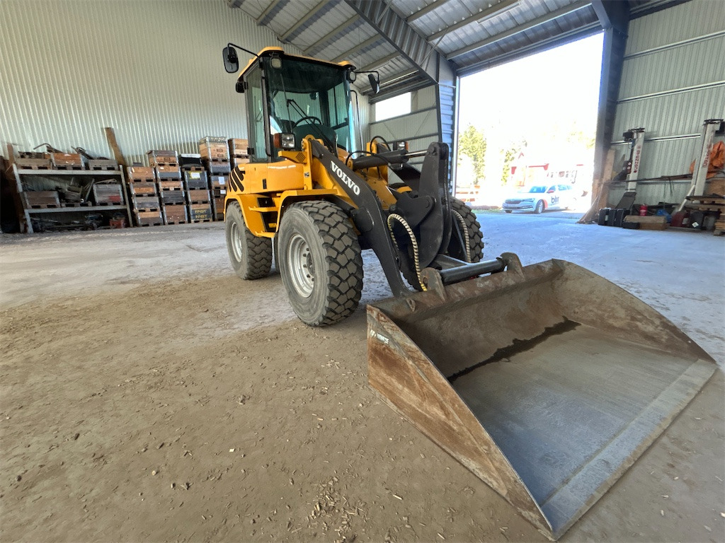 Volvo L30B PRO - Chargeuse sur pneus: photos 3 Volvo L30B PRO - Chargeuse sur pneus: photos 3