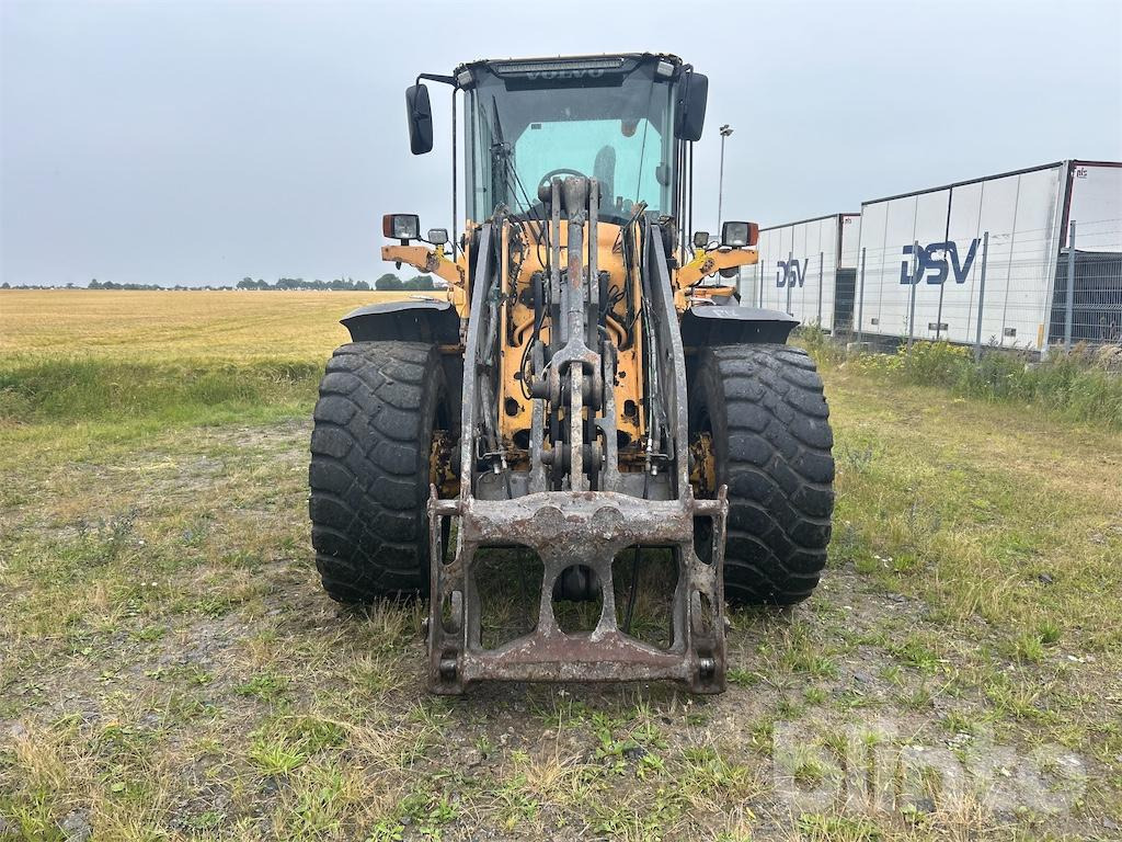 Volvo L90F - Chargeuse sur pneus: photos 3 Volvo L90F - Chargeuse sur pneus: photos 3