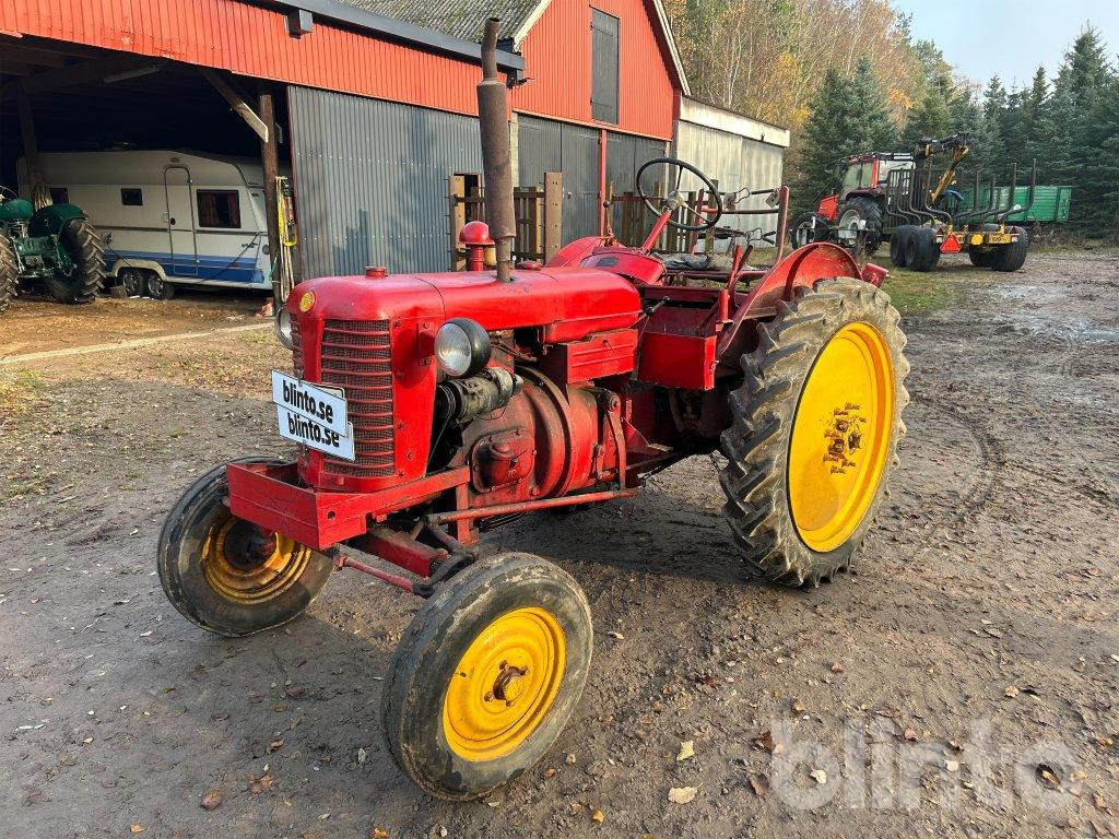 ZETOR 225 T25K - Tracteur agricole: photos 1 ZETOR 225 T25K - Tracteur agricole: photos 1