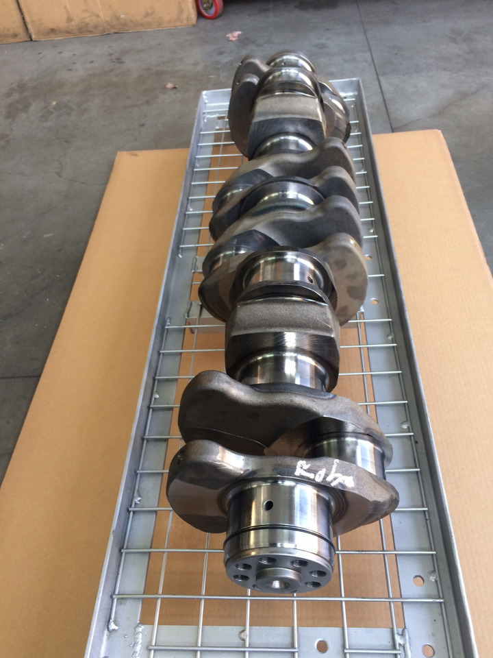 ALBERO MOTORE MAN D2876 / E2876 - MAN 51021006018 - Vilebrequin: photos 2 ALBERO MOTORE MAN D2876 / E2876 - MAN 51021006018 - Vilebrequin: photos 2