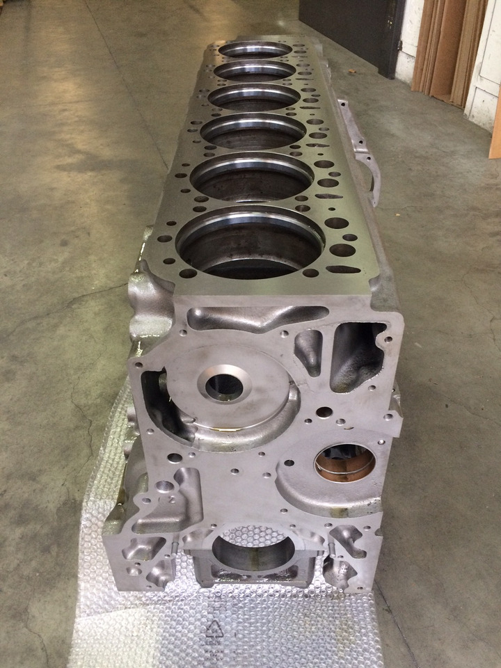 BASAMENTO MAN D2866 / D2876 / E2866 / E2876 - F2000 / BUS / INDUSTRIALI - Carter pour Bus: photos 5 BASAMENTO MAN D2866 / D2876 / E2866 / E2876 - F2000 / BUS / INDUSTRIALI - Carter pour Bus: photos 5