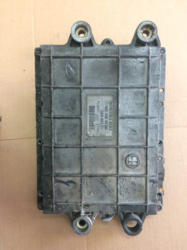 CENTRALINA MOTORE MERCEDES OM904LA.II/8 - VAR. 904.922 - Rif. A0404460540 - Bloc de gestion: photos 3 CENTRALINA MOTORE MERCEDES OM904LA.II/8 - VAR. 904.922 - Rif. A0404460540 - Bloc de gestion: photos 3