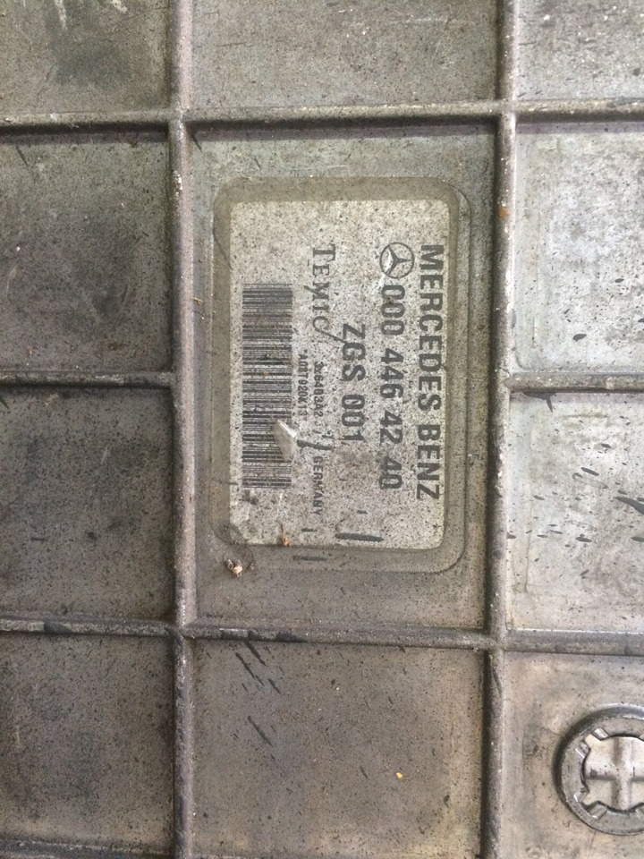 CENTRALINA MOTORE MERCEDES OM904LA.II/8 - VAR. 904.922 - Rif. A0404460540 - Bloc de gestion: photos 4 CENTRALINA MOTORE MERCEDES OM904LA.II/8 - VAR. 904.922 - Rif. A0404460540 - Bloc de gestion: photos 4