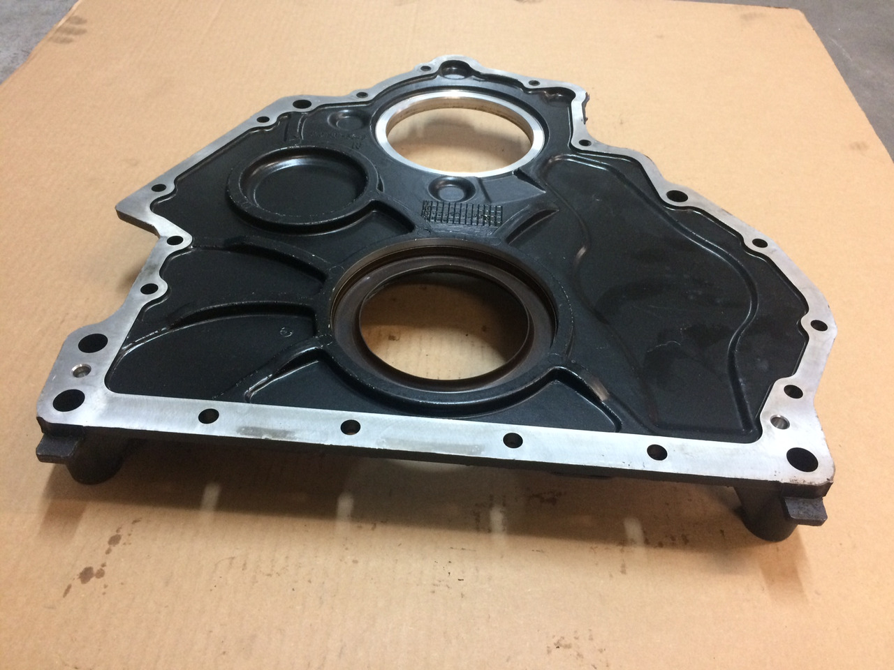 COPERCHIO BASAMENTO MAN 51015015025 - Carter pour Camion: photos 5 COPERCHIO BASAMENTO MAN 51015015025 - Carter pour Camion: photos 5