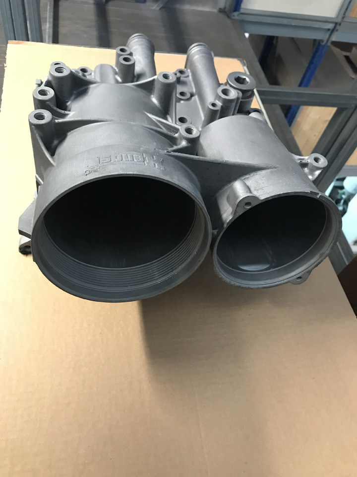 MODULO RAFFREDDAMENTO OLIO MOTORI MAN D2066 / D2676 - Moteur et pièces pour Camion: photos 2 MODULO RAFFREDDAMENTO OLIO MOTORI MAN D2066 / D2676 - Moteur et pièces pour Camion: photos 2