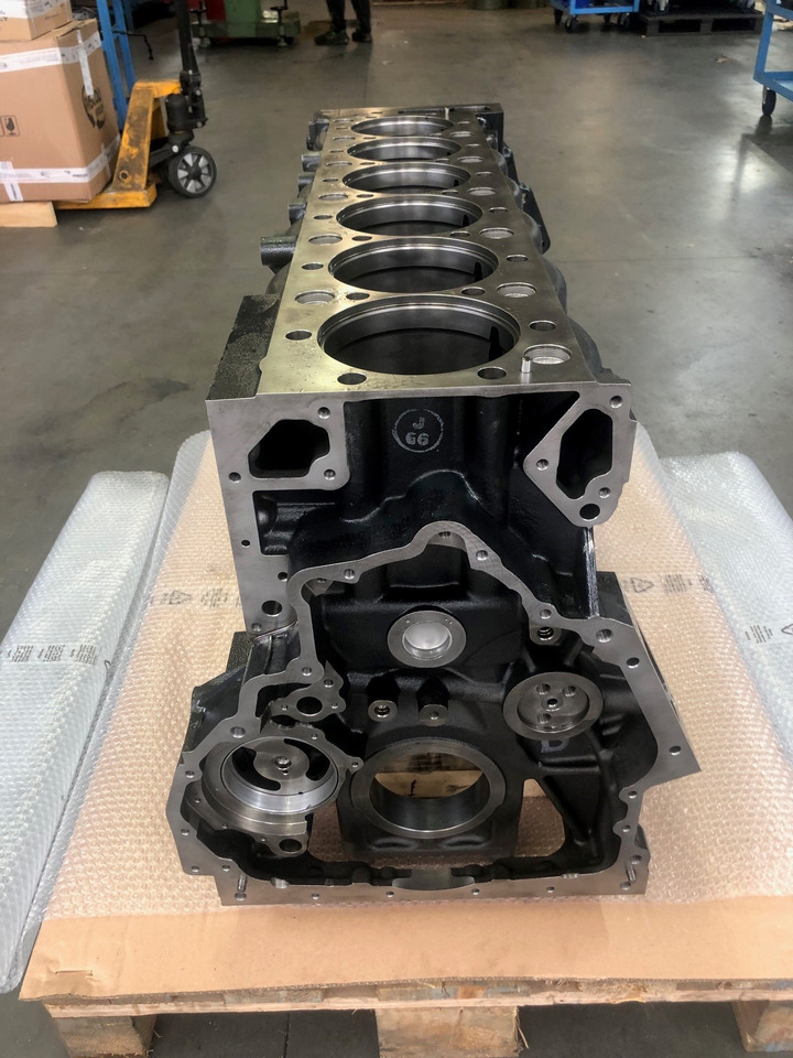 MONOBLOCCO MOTORE MAN D2066 EEV per presa di forza - Bloc-cylindres: photos 2 MONOBLOCCO MOTORE MAN D2066 EEV per presa di forza - Bloc-cylindres: photos 2