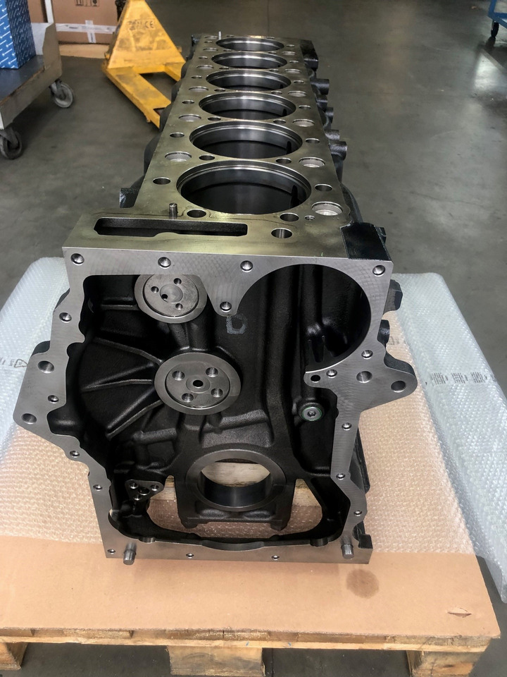 MONOBLOCCO MOTORE MAN D2676 EEV - Bloc-cylindres: photos 5 MONOBLOCCO MOTORE MAN D2676 EEV - Bloc-cylindres: photos 5