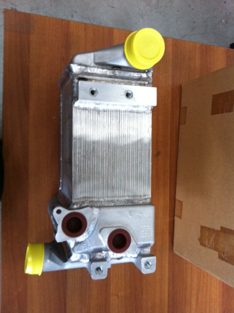 SCAMBIATORE DI CALORE ZF INTARDER - Radiateur pour Camion: photos 1 SCAMBIATORE DI CALORE ZF INTARDER - Radiateur pour Camion: photos 1