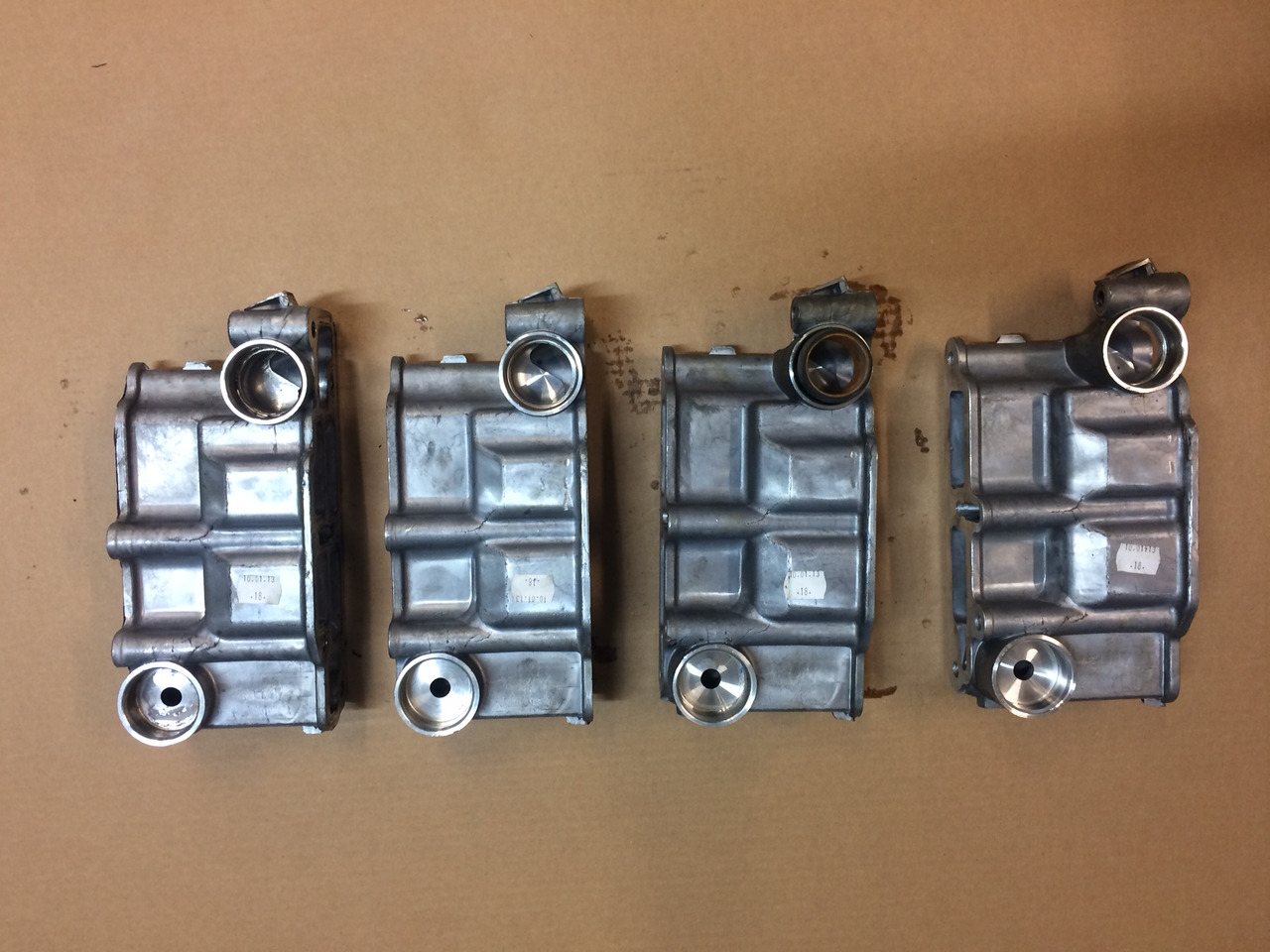 SCATOLA TERMOSTATO MAN 51064040102 - Thermostat pour Camion: photos 3 SCATOLA TERMOSTATO MAN 51064040102 - Thermostat pour Camion: photos 3