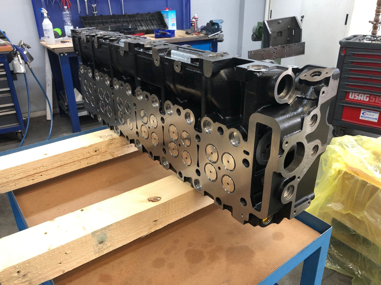 TESTATA MOTORE MAN D2676 EURO6C - Culasse: photos 3 TESTATA MOTORE MAN D2676 EURO6C - Culasse: photos 3