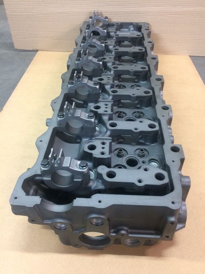 TESTATE MOTORI MAN D2066 - D2676 - NUDE / COMPLETE DI VALVOLE - Culasse pour Camion: photos 4 TESTATE MOTORI MAN D2066 - D2676 - NUDE / COMPLETE DI VALVOLE - Culasse pour Camion: photos 4