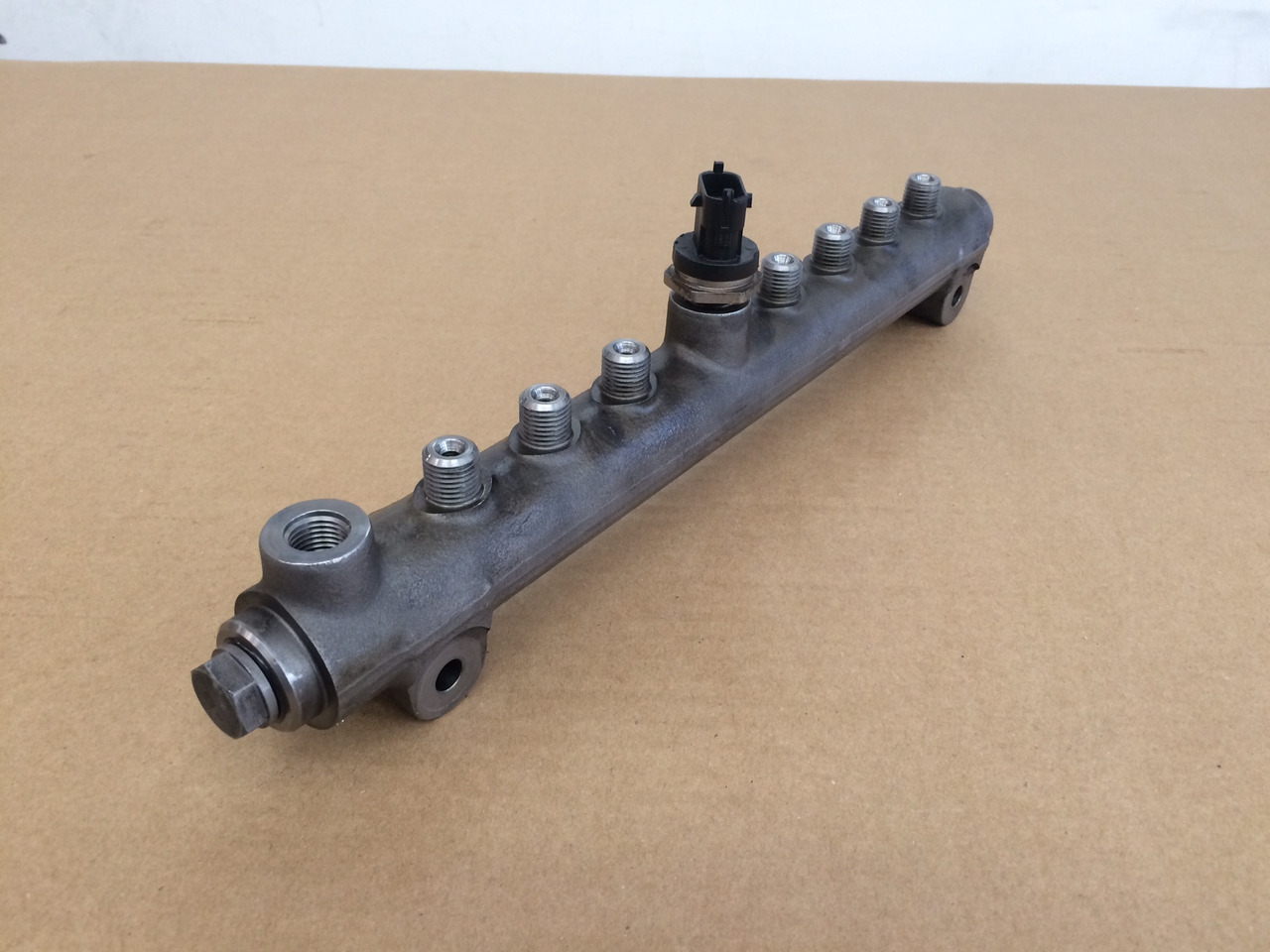 TUBO PRESSIONE COMMON RAIL MAN 51103116063 - Préparation du carburant: photos 2 TUBO PRESSIONE COMMON RAIL MAN 51103116063 - Préparation du carburant: photos 2