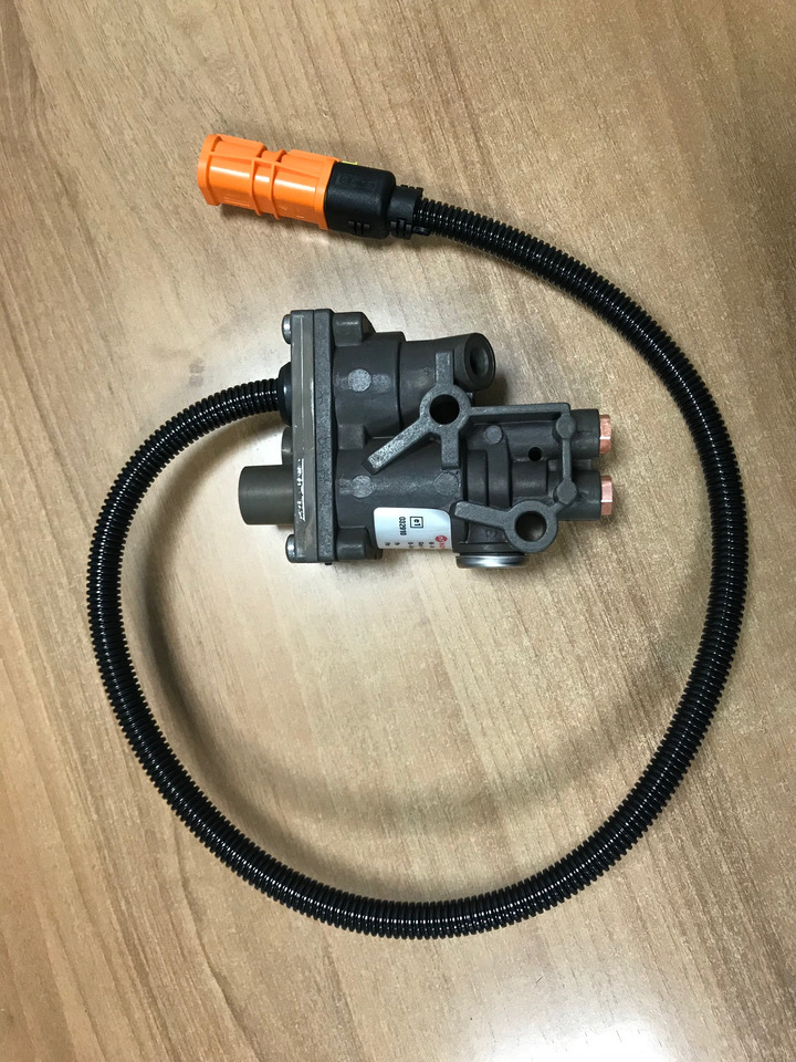 VALVOLA FRENO MOTORE - RIF. MAN 51521600002 - Valve de frein pour Camion: photos 1 VALVOLA FRENO MOTORE - RIF. MAN 51521600002 - Valve de frein pour Camion: photos 1