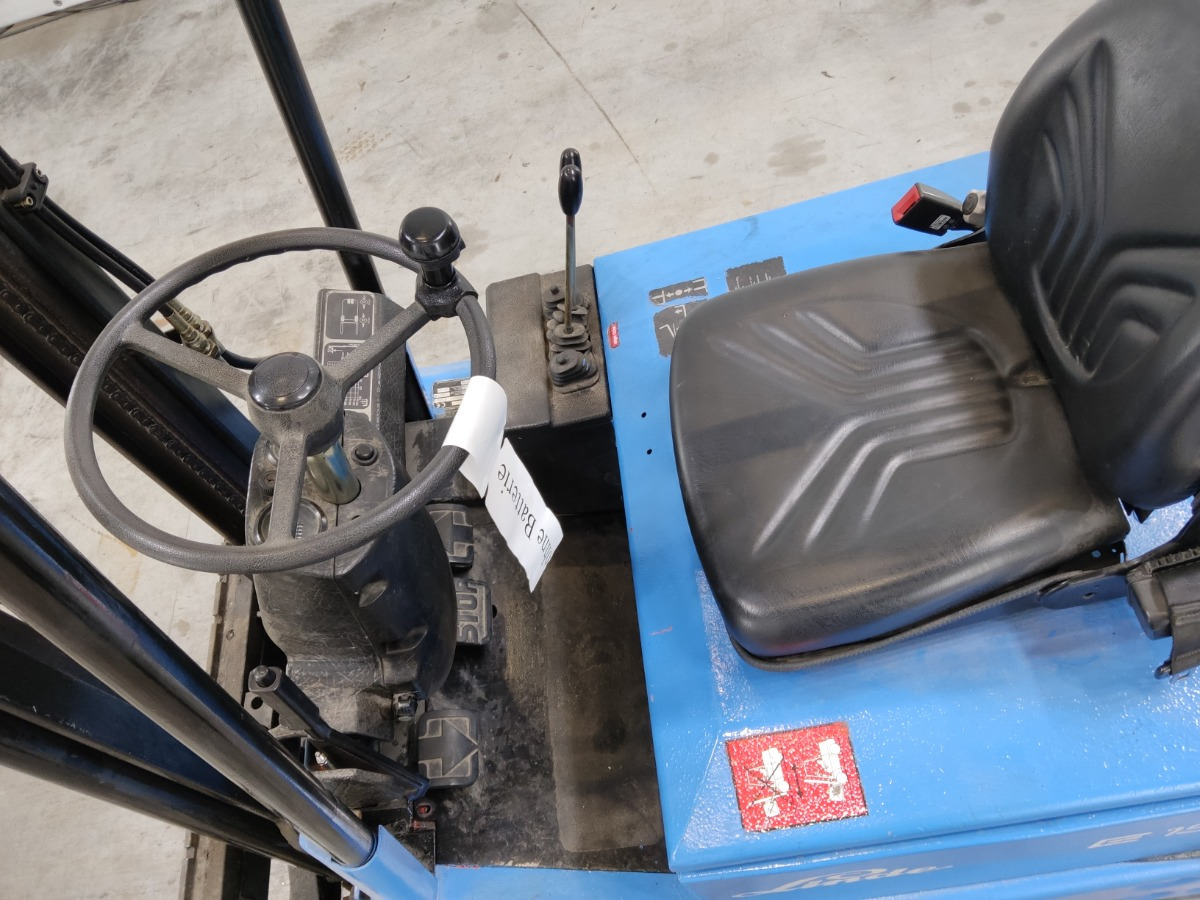 Linde E15 - Chariot élévateur électrique: photos 3 Linde E15 - Chariot élévateur électrique: photos 3