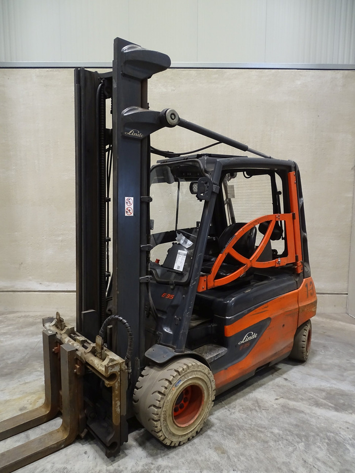 Linde E35L-01 - Chariot élévateur électrique: photos 1 Linde E35L-01 - Chariot élévateur électrique: photos 1