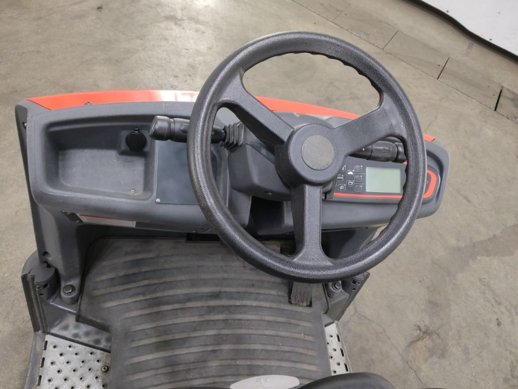 Linde P60 - Chariot tracteur: photos 3 Linde P60 - Chariot tracteur: photos 3