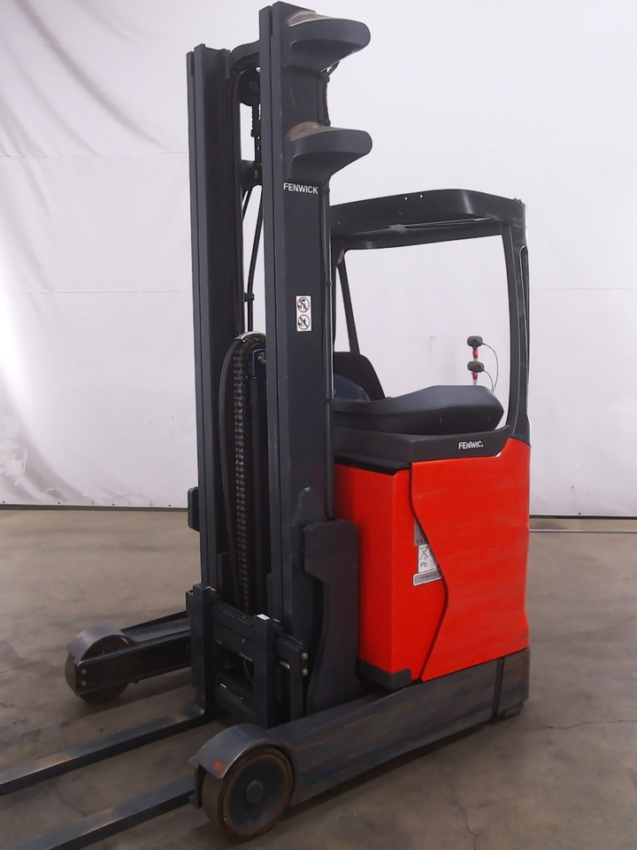 Linde R12B-01 - Chariot à mât rétractable: photos 1 Linde R12B-01 - Chariot à mât rétractable: photos 1