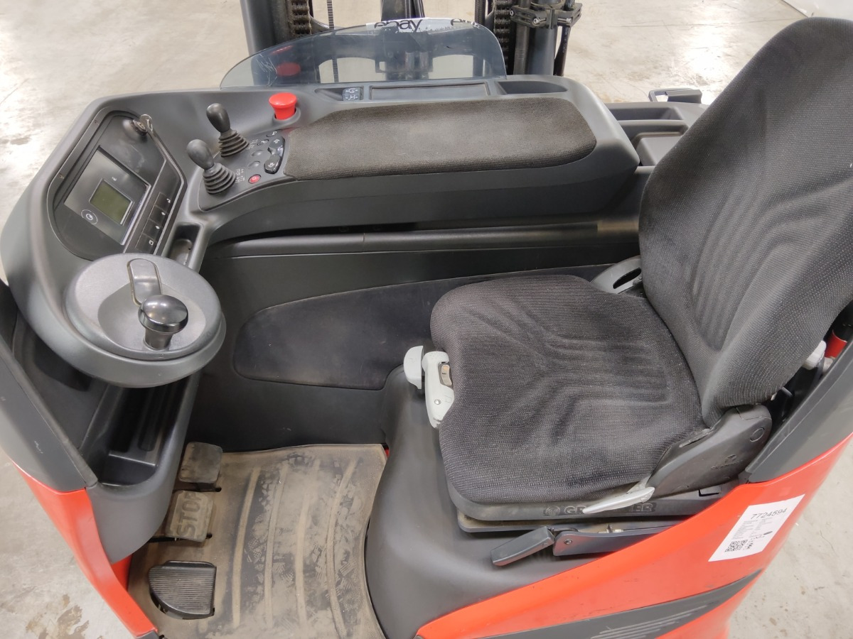 Linde R12B-01 - Chariot à mât rétractable: photos 3 Linde R12B-01 - Chariot à mât rétractable: photos 3