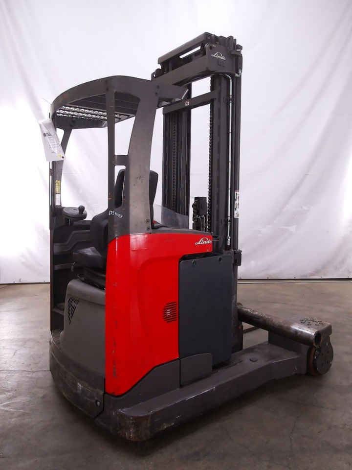 Linde UFW250DTFVRG585 - Chariot à mât rétractable: photos 2 Linde UFW250DTFVRG585 - Chariot à mât rétractable: photos 2