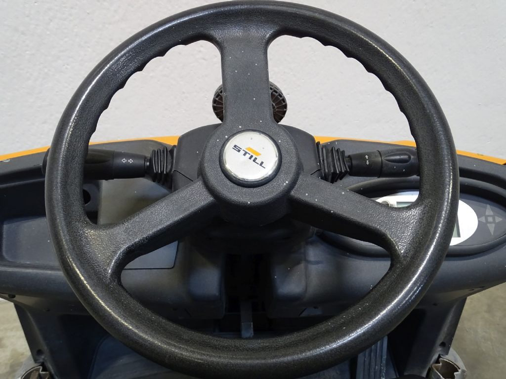 Still LTX80 - Chariot tracteur: photos 3 Still LTX80 - Chariot tracteur: photos 3