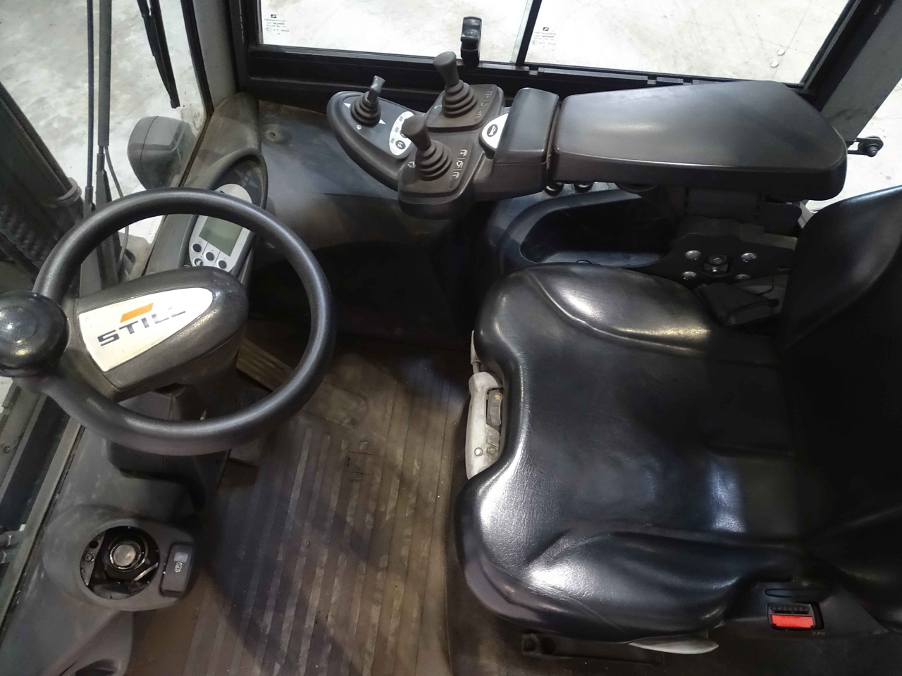 Still RX70-40 - Chariot élévateur diesel: photos 3 Still RX70-40 - Chariot élévateur diesel: photos 3