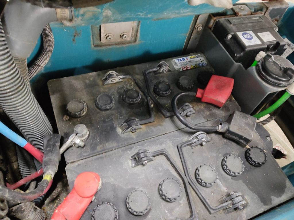 Tennant SCHEUERSAUGMASCHINE - Autolaveuse: photos 4 Tennant SCHEUERSAUGMASCHINE - Autolaveuse: photos 4