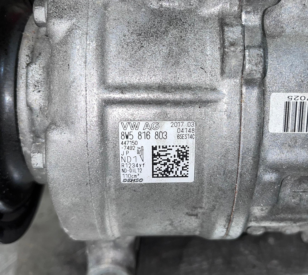 AUDI A/C Compressor 8W5816803 - Compresseur de climatisation: photos 1 AUDI A/C Compressor 8W5816803 - Compresseur de climatisation: photos 1