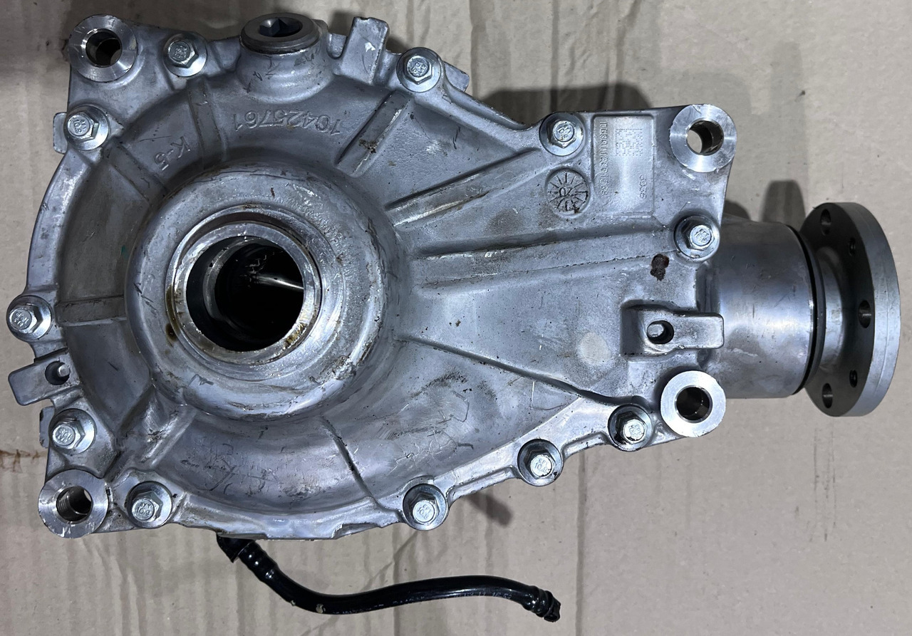 BMW 7558153 FRONT DIFFERENTIAL - Boîte de vitesse et pièces pour Autre matériel: photos 1 BMW 7558153 FRONT DIFFERENTIAL - Boîte de vitesse et pièces pour Autre matériel: photos 1