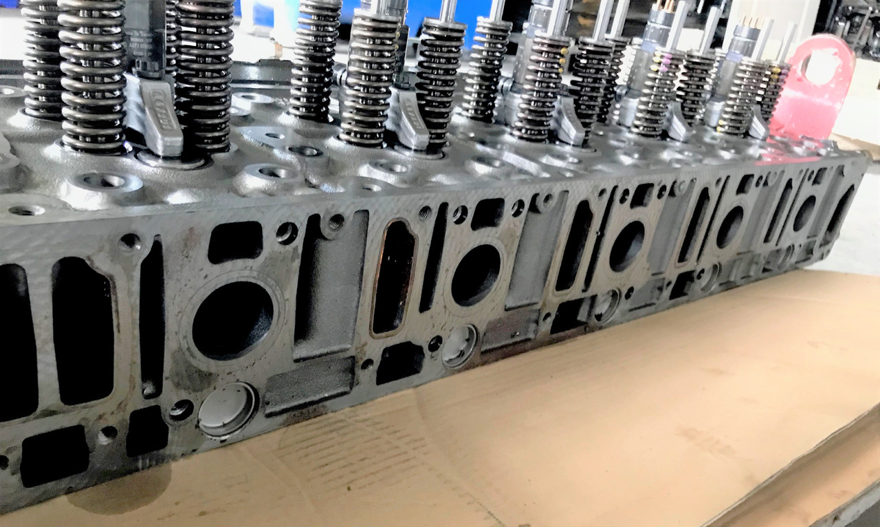 MERCEDES-BENZ Cylinderhead Actros MP4 Antos Arocs A4710107520 - Culasse pour Camion: photos 4 MERCEDES-BENZ Cylinderhead Actros MP4 Antos Arocs A4710107520 - Culasse pour Camion: photos 4
