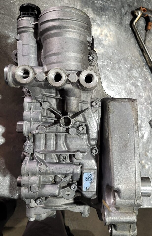 Mercedes Actros Fuel Filter Housing A4710909352 - Filtre à carburant pour Camion: photos 4 Mercedes Actros Fuel Filter Housing A4710909352 - Filtre à carburant pour Camion: photos 4