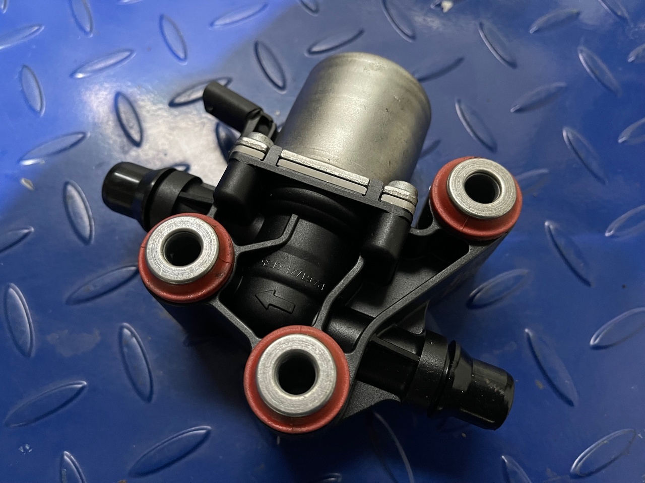 Mercedes Actros MP4 Euro 5, 6 Adblue Heater Valve A0001531059 - Système d'échappement pour Camion: photos 1 Mercedes Actros MP4 Euro 5, 6 Adblue Heater Valve A0001531059 - Système d'échappement pour Camion: photos 1