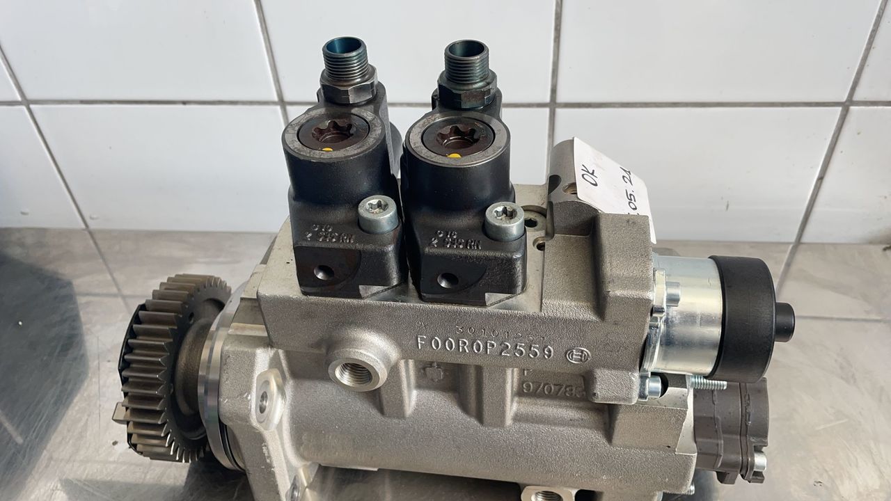 Mercedes Actros MP4 Injection Pump A4700900850 - Pompe à carburant pour Camion: photos 5 Mercedes Actros MP4 Injection Pump A4700900850 - Pompe à carburant pour Camion: photos 5