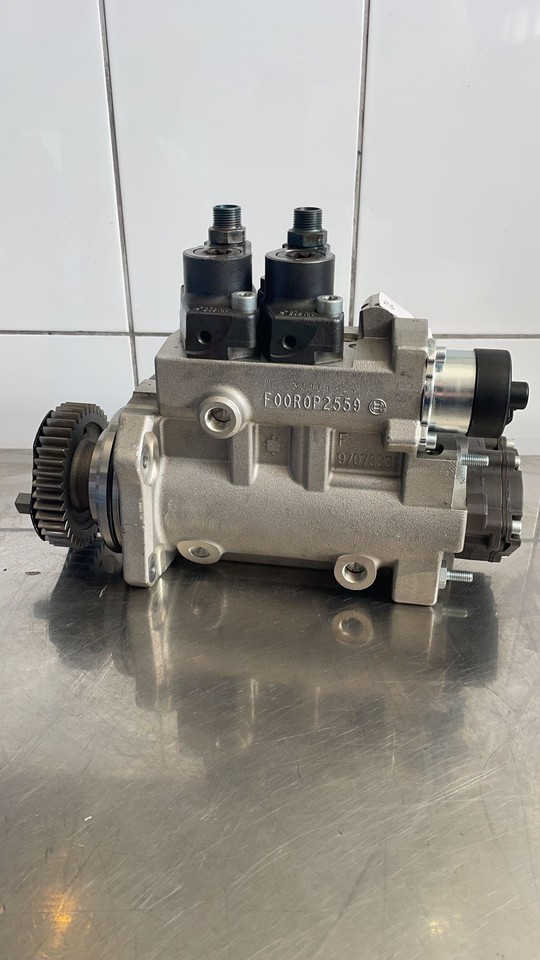 Mercedes Actros MP4 Injection Pump A4700900850 - Pompe à carburant pour Camion: photos 4 Mercedes Actros MP4 Injection Pump A4700900850 - Pompe à carburant pour Camion: photos 4