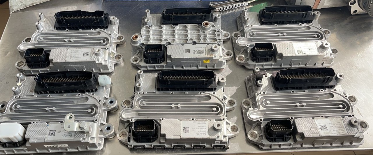 Mercedes Atego Euro 6 MCM2 A0014463635 OM934 - Bloc de gestion pour Camion: photos 2 Mercedes Atego Euro 6 MCM2 A0014463635 OM934 - Bloc de gestion pour Camion: photos 2