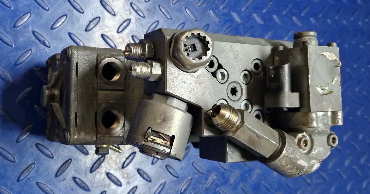 Liebherr INJECTION PUMP 10128462 - Pièces de rechange pour Camion: photos 4 Liebherr INJECTION PUMP 10128462 - Pièces de rechange pour Camion: photos 4