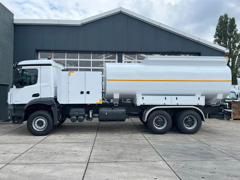 Mercedes-Benz Arocs 4040 6x6 Water Tank Truck - Camion citerne: photos 2 Mercedes-Benz Arocs 4040 6x6 Water Tank Truck - Camion citerne: photos 2