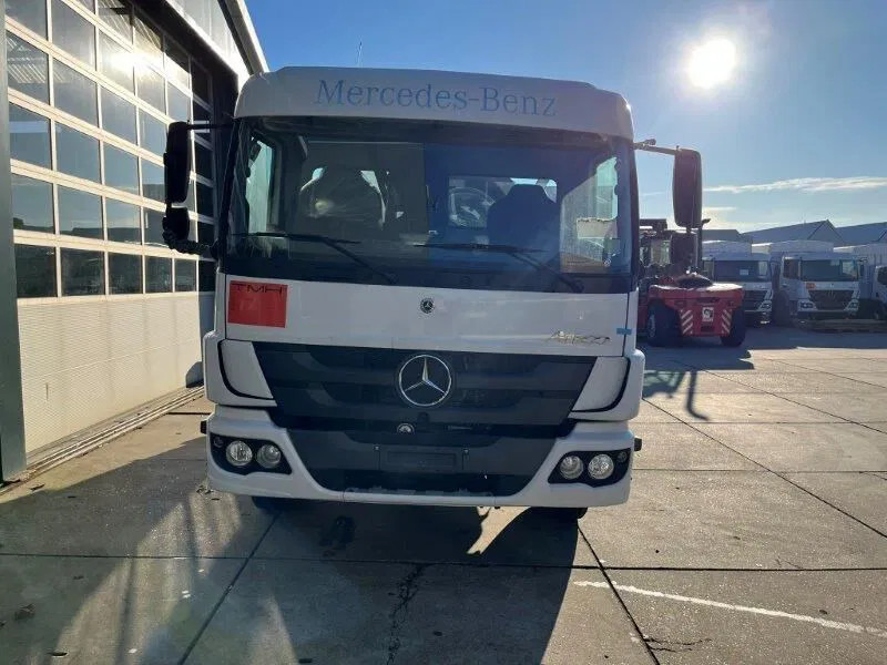Mercedes-Benz Atego 1418 4x2 Fuel Tank Truck - Camion citerne: photos 4 Mercedes-Benz Atego 1418 4x2 Fuel Tank Truck - Camion citerne: photos 4