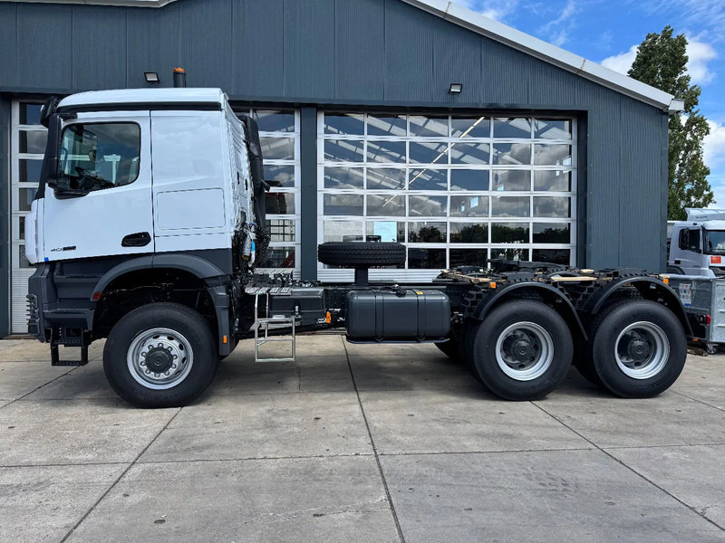 Mercedes-Benz Arocs 4058 AS 6x6 Tractor Head 180T Push Pull EURO-3 - Tracteur routier: photos 1 Mercedes-Benz Arocs 4058 AS 6x6 Tractor Head 180T Push Pull EURO-3 - Tracteur routier: photos 1