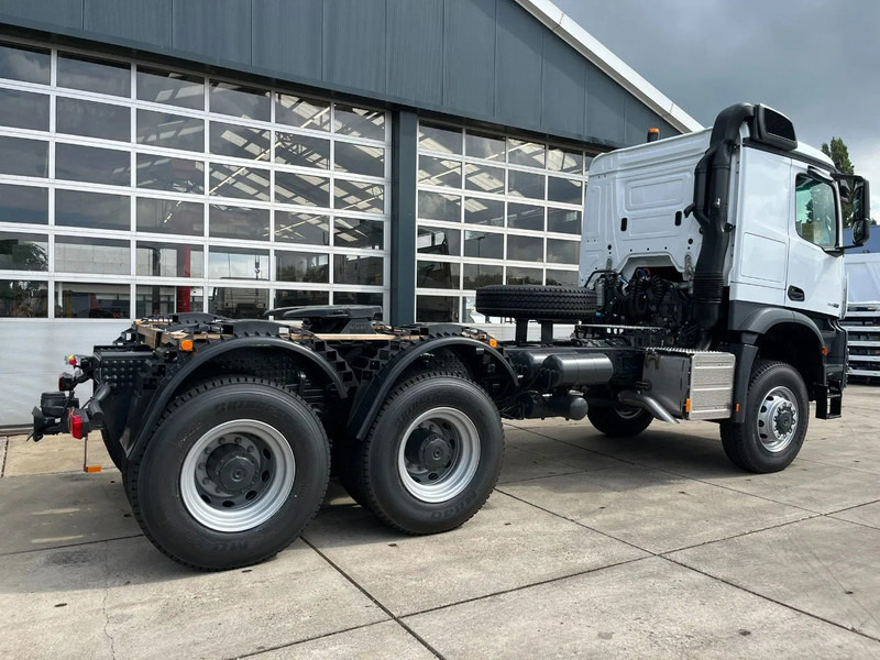 Mercedes-Benz Arocs 4058 AS 6x6 Tractor Head 180T Push Pull euro3 (Pre order) - Tracteur routier: photos 5 Mercedes-Benz Arocs 4058 AS 6x6 Tractor Head 180T Push Pull euro3 (Pre order) - Tracteur routier: photos 5