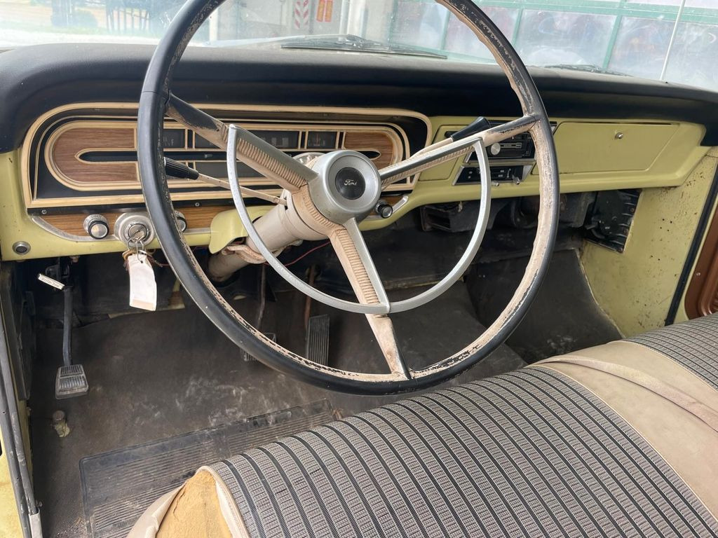 Ford F 100 - Voiture: photos 4 Ford F 100 - Voiture: photos 4