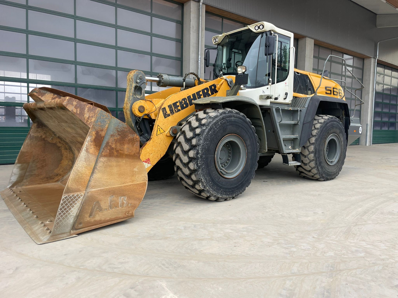 Liebherr L566 - Chargeuse sur pneus: photos 2 Liebherr L566 - Chargeuse sur pneus: photos 2
