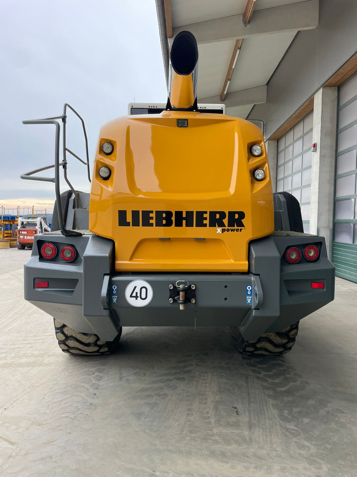 Liebherr L566 - Chargeuse sur pneus: photos 3 Liebherr L566 - Chargeuse sur pneus: photos 3