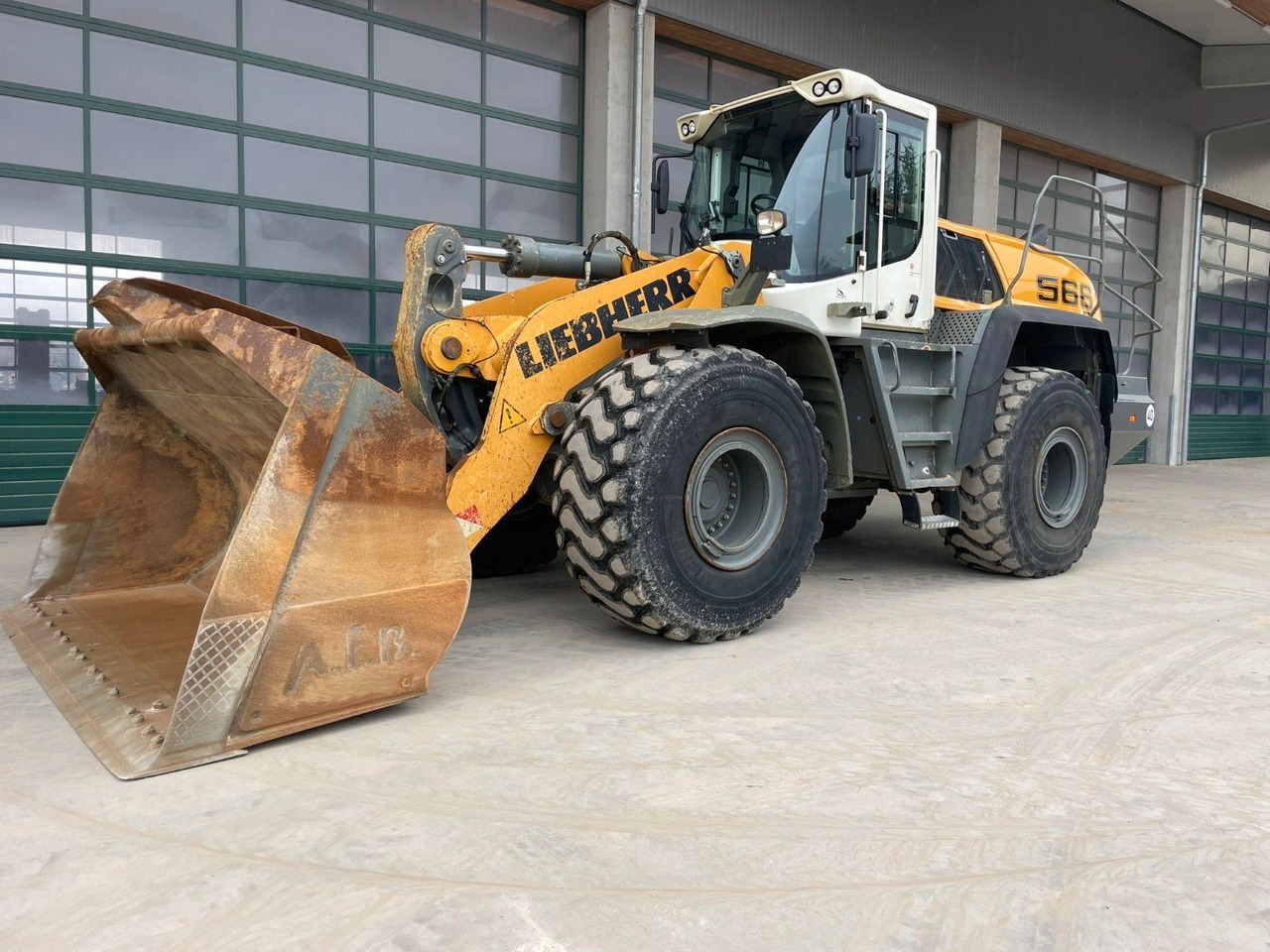 Liebherr L566 - Chargeuse sur pneus: photos 5 Liebherr L566 - Chargeuse sur pneus: photos 5