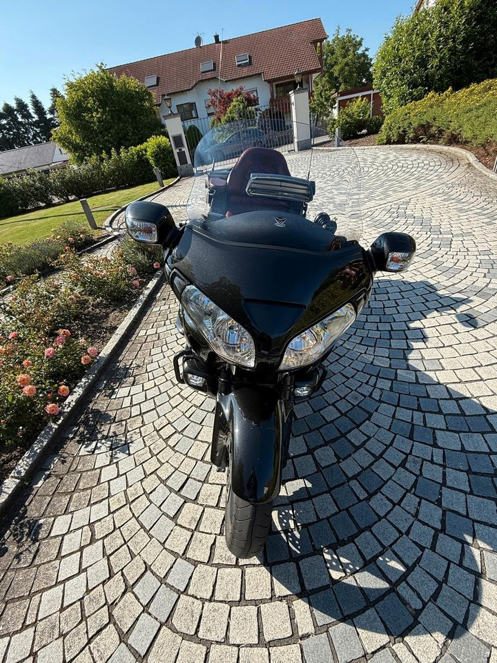 Honda GL1800 SC47*Krossline*Audio*Wilbers*SR Racing - Motocyclette: photos 2 Honda GL1800 SC47*Krossline*Audio*Wilbers*SR Racing - Motocyclette: photos 2