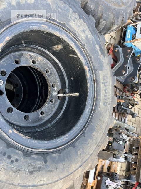 Apollo Reifen 10.00-20 - Pneu pour Engins de chantier: photos 3 Apollo Reifen 10.00-20 - Pneu pour Engins de chantier: photos 3