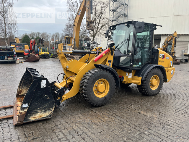 Cat 906-14 - Chargeuse sur pneus: photos 1 Cat 906-14 - Chargeuse sur pneus: photos 1